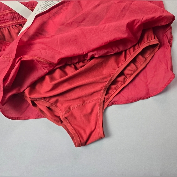 Lululemon Dolphin-Hem Mid-Rise Running Short 3" Desert Red - Picture 5 of 7